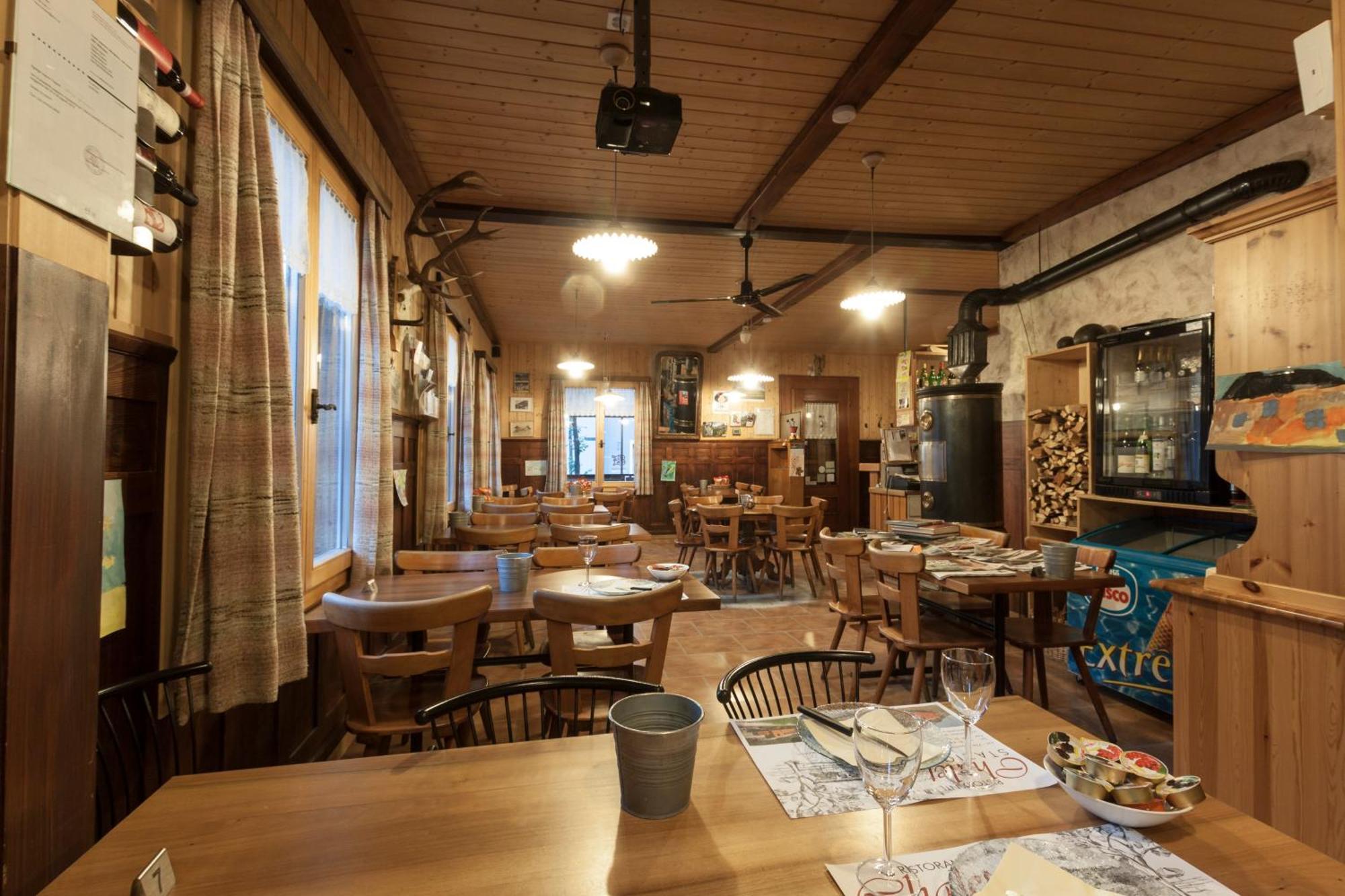 Ristorante Pensione Chalet Stazione Poschiavo Ngoại thất bức ảnh