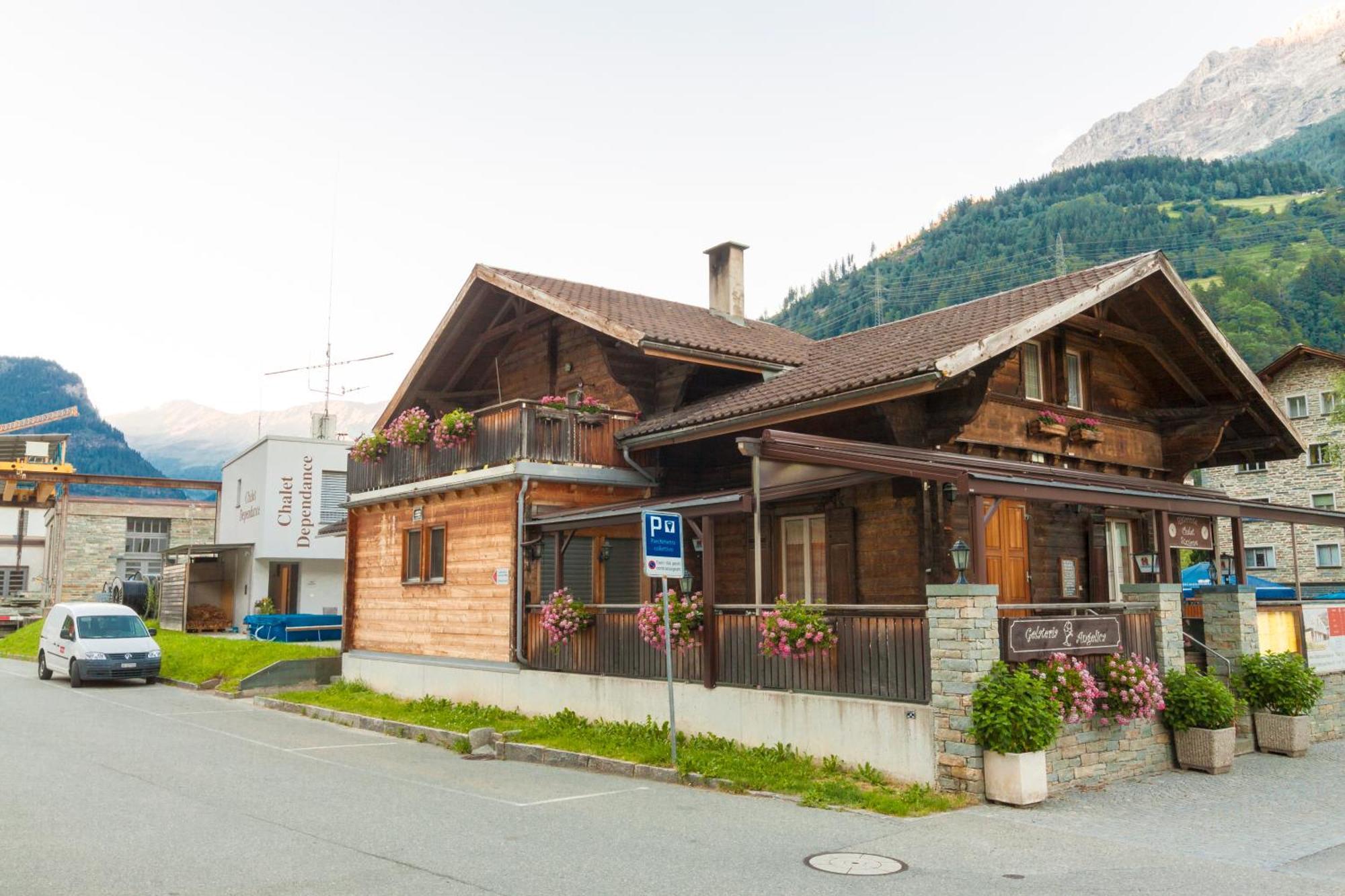 Ristorante Pensione Chalet Stazione Poschiavo Ngoại thất bức ảnh