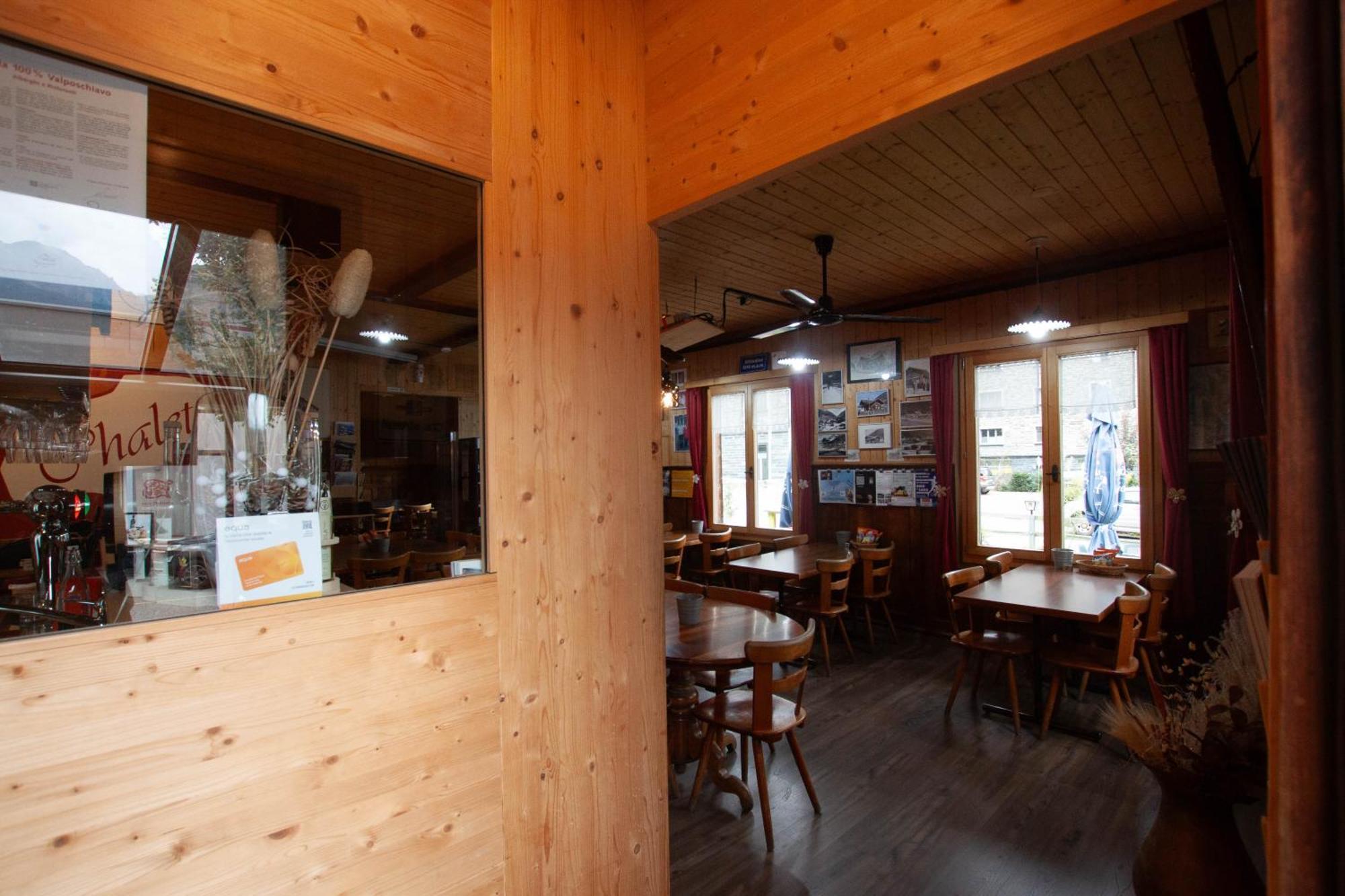Ristorante Pensione Chalet Stazione Poschiavo Ngoại thất bức ảnh