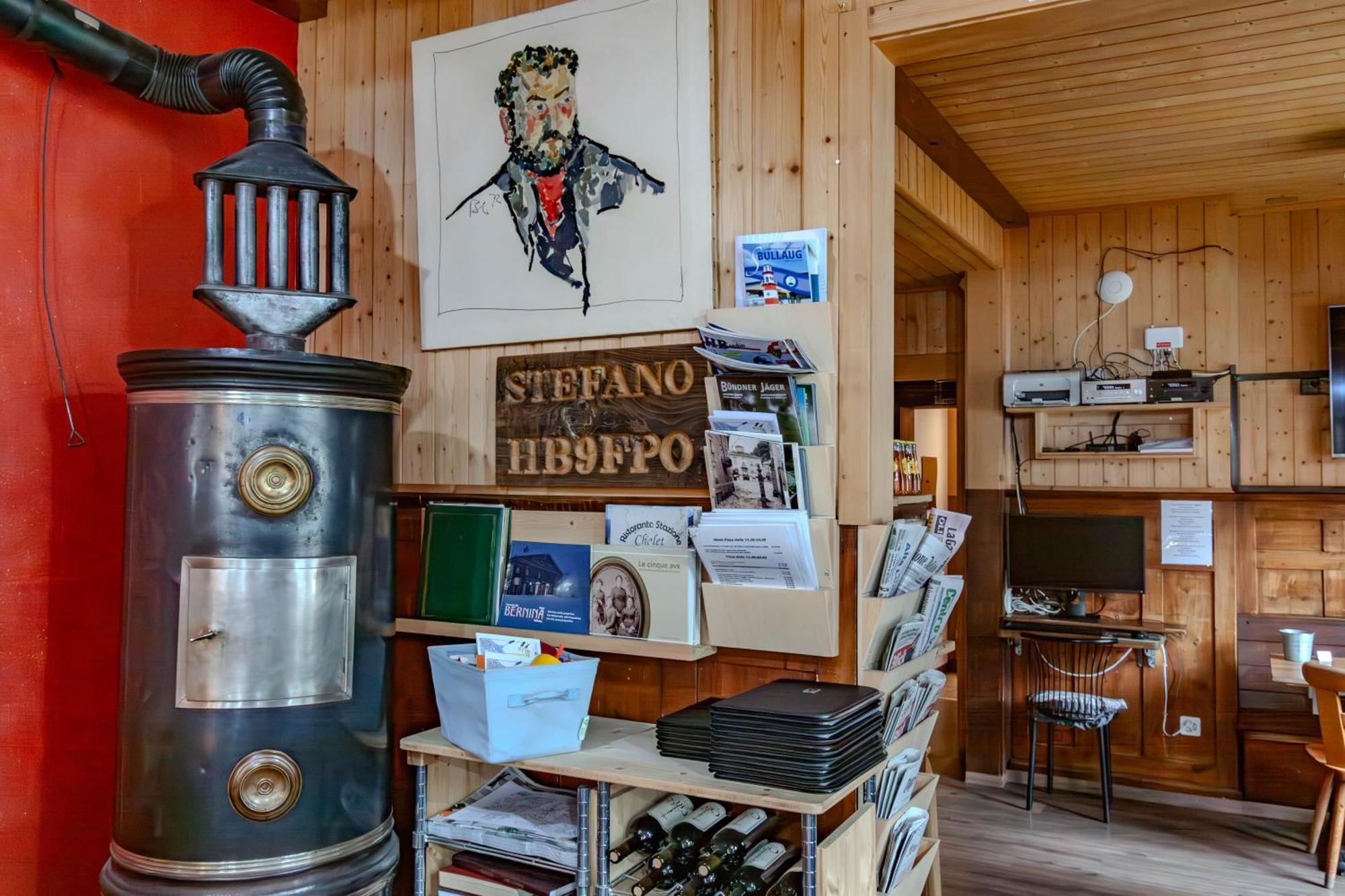 Ristorante Pensione Chalet Stazione Poschiavo Ngoại thất bức ảnh